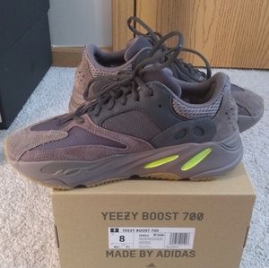 Yeezy 700 "Mauve"